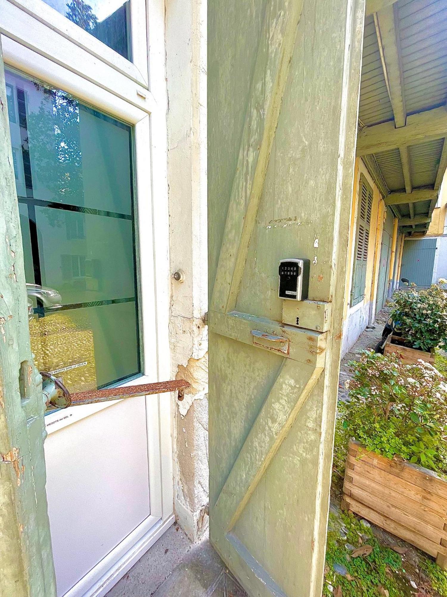 Ferienwohnung Tiny Stud Pau Exterior foto